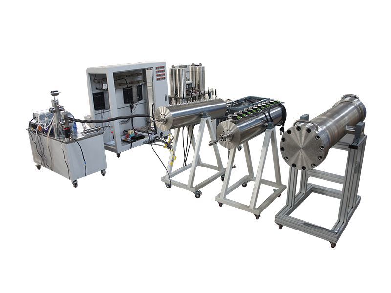 Burning oil layer simulation experimental device