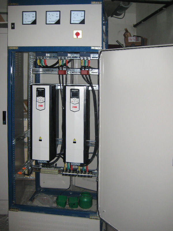 ACS880系列水泵变频控制柜