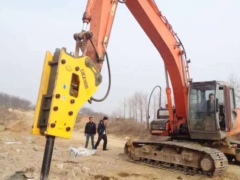 Precautions for the operation of the broken hammer