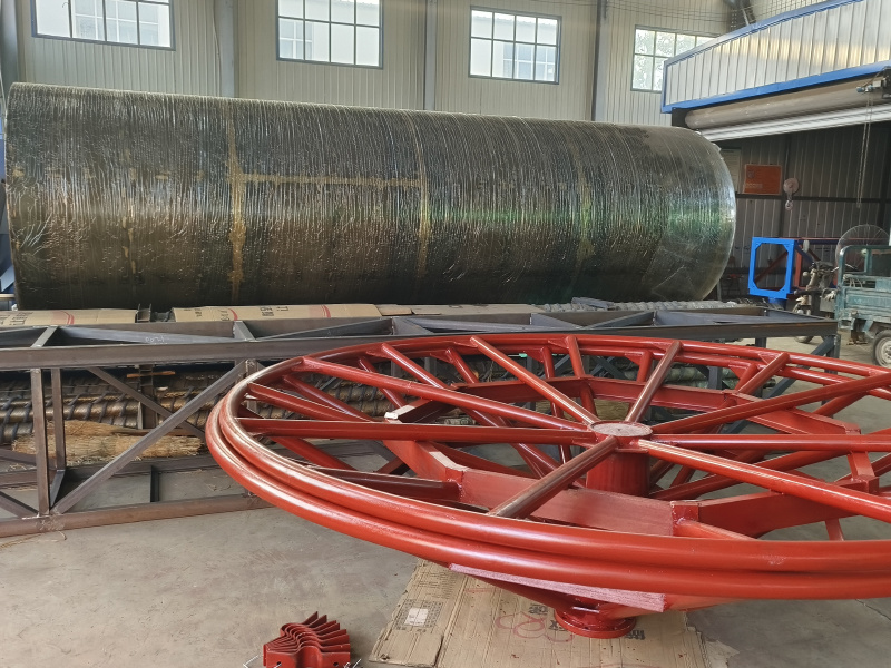 Horizontal tank winding equipment