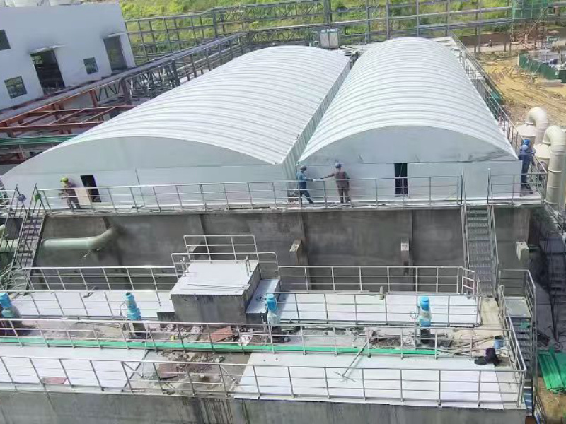 Vacuum adsorption sewage cover plate