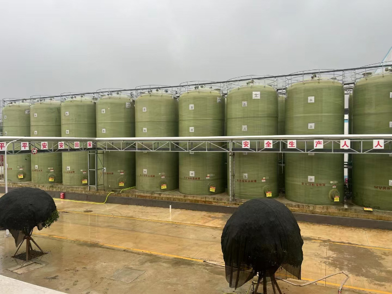 Chemical acid-base storage tank