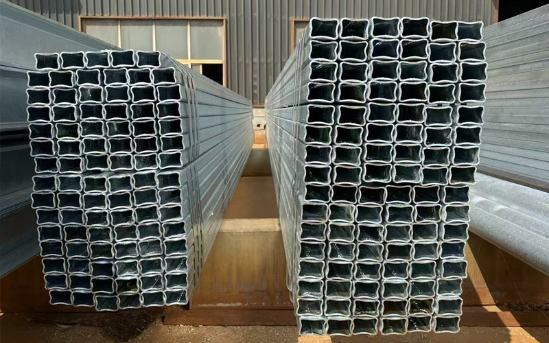 Seamless square steel pipe