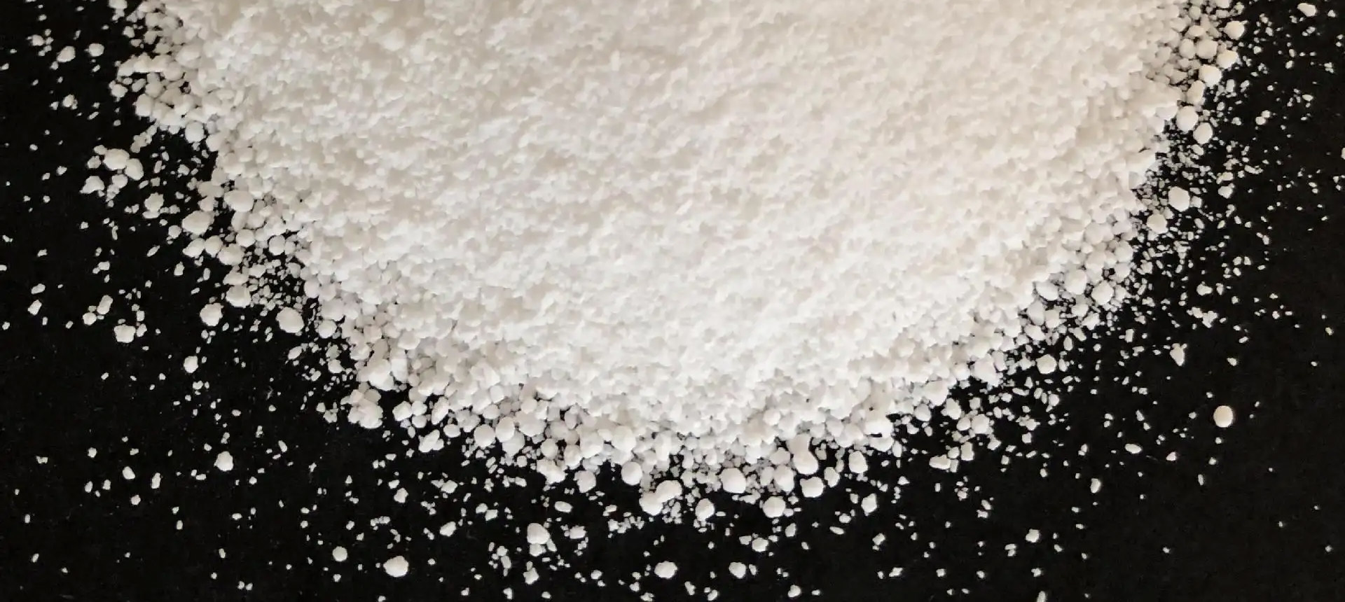 在面点加工中，氢氧化钠（又称烧碱或火碱）
