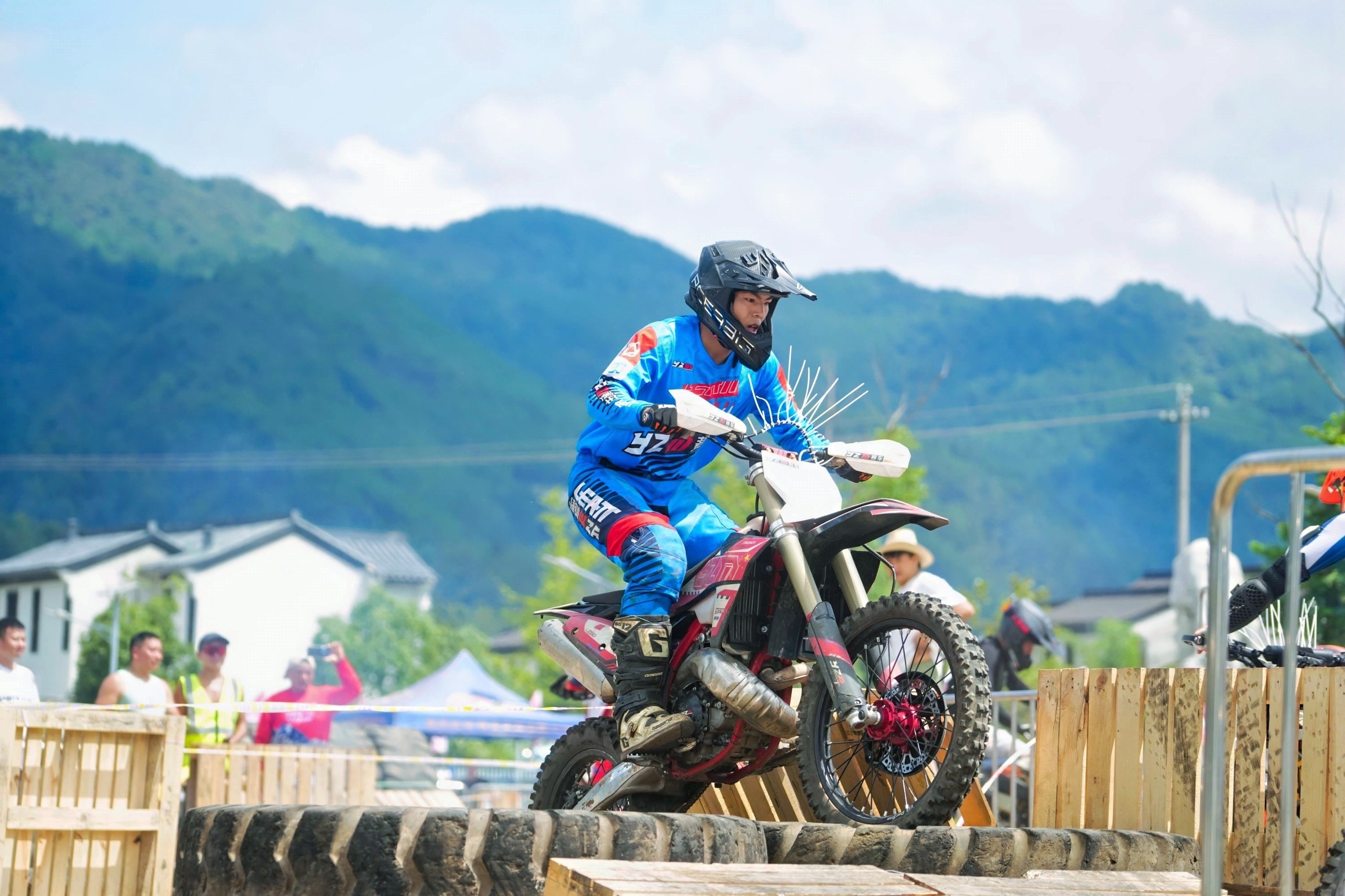 Revving Up Understanding: The Inner Workings of a Motorcycle