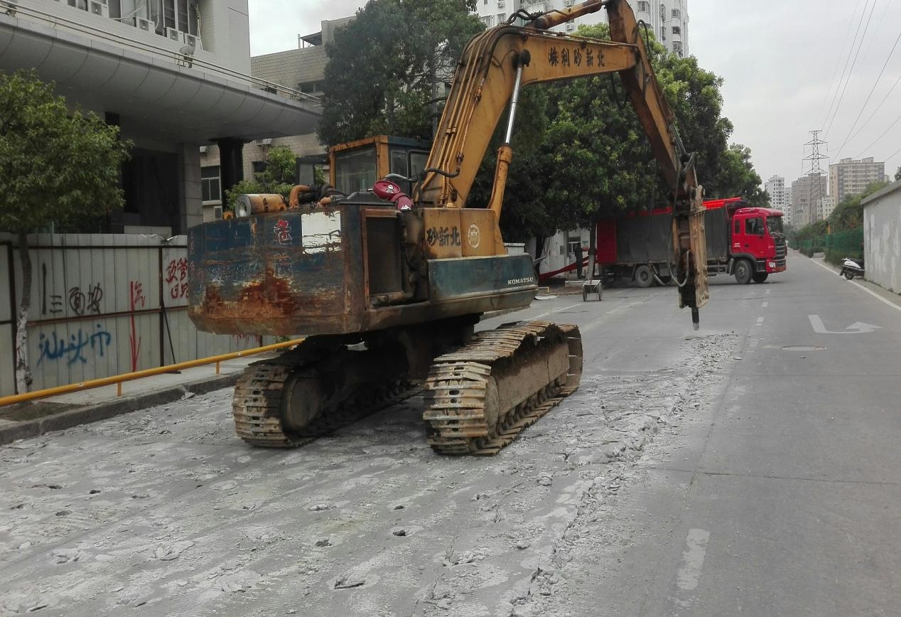 汕頭市長(zhǎng)江路（天山路～泰山路）維修改造工程 