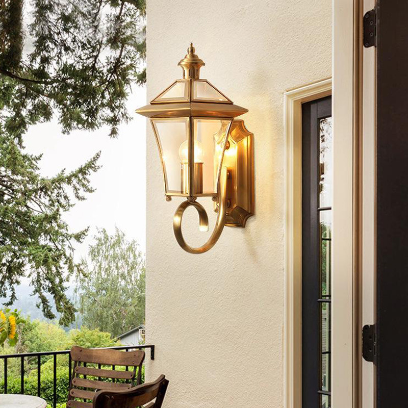 Outdoor wall lamp