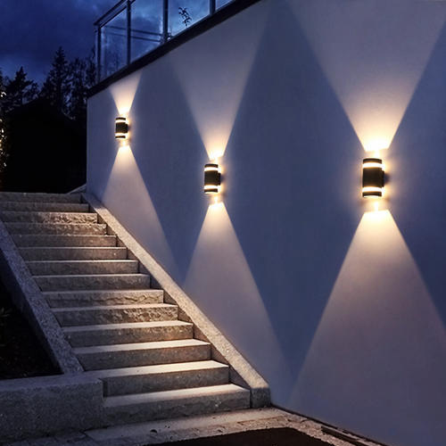 Outdoor wall lamp