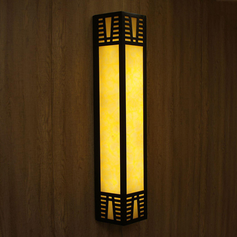 Outdoor wall lamp