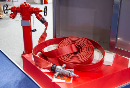 The Difference Between a Fire Hose Reel and a Lightweight Fire Hose