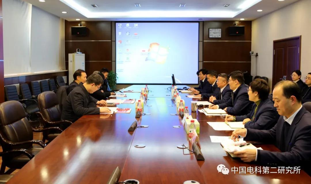 集團公司黨組成員、副總經(jīng)理黃興東到基層聯(lián)系點二所調(diào)研