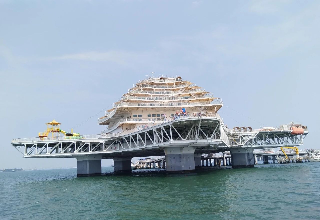東潤董事長馬正參加煙臺公益放流暨“海上黨旗紅”主題黨日活動