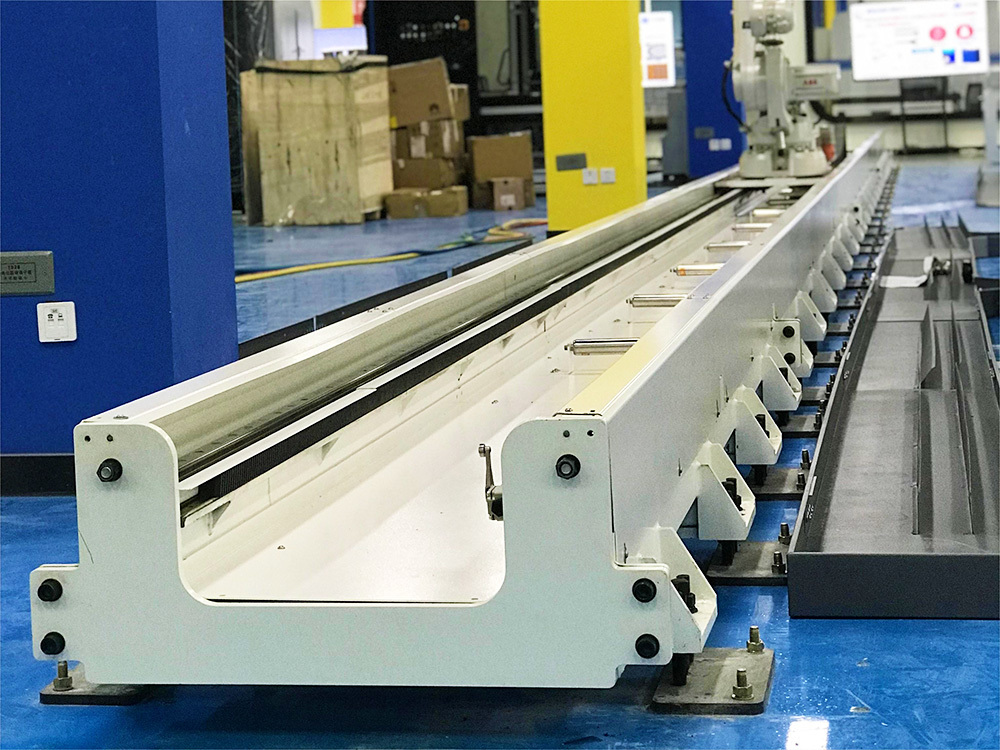 Semi Closed Ground Rail