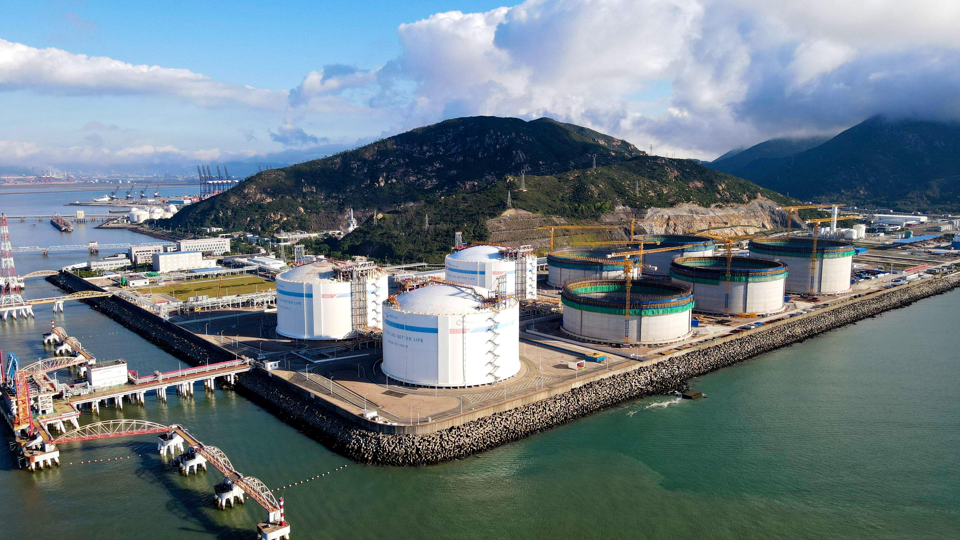 CNOOC Jinwan "Green Energy Port" LNG Project