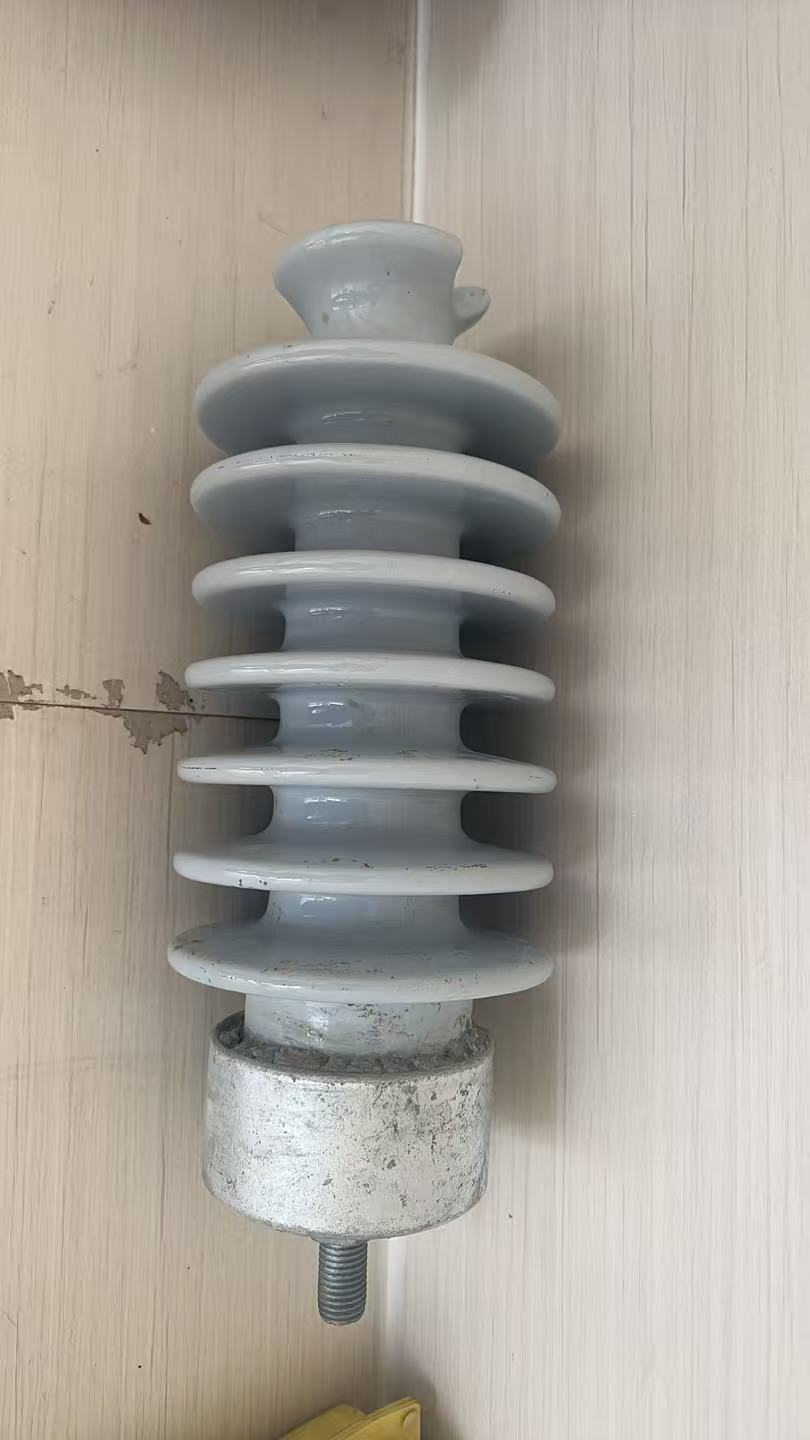 Performance characteristics of insulator R8-ET170L
