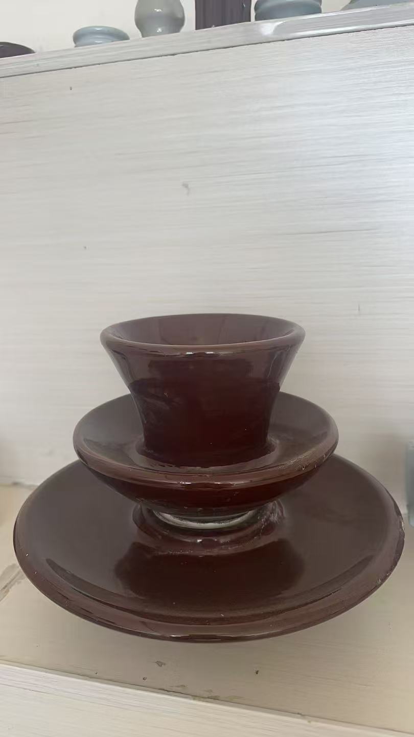 Performance characteristics of P-35T insulator;