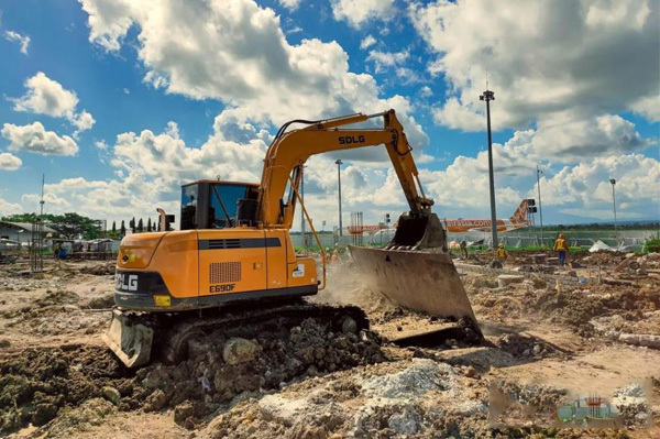 Lingong mini excavators shine in the Indonesian market, with "Lingong yellow" visible everywhere