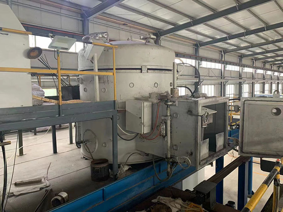 Vacuum melting furnace