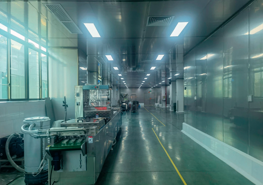 Fully air-conditioned constant temperature workshop Fully air-conditioned constant temperature workshop