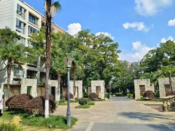 Yunnan Twelve Oaks Manor Central Residential Zone
