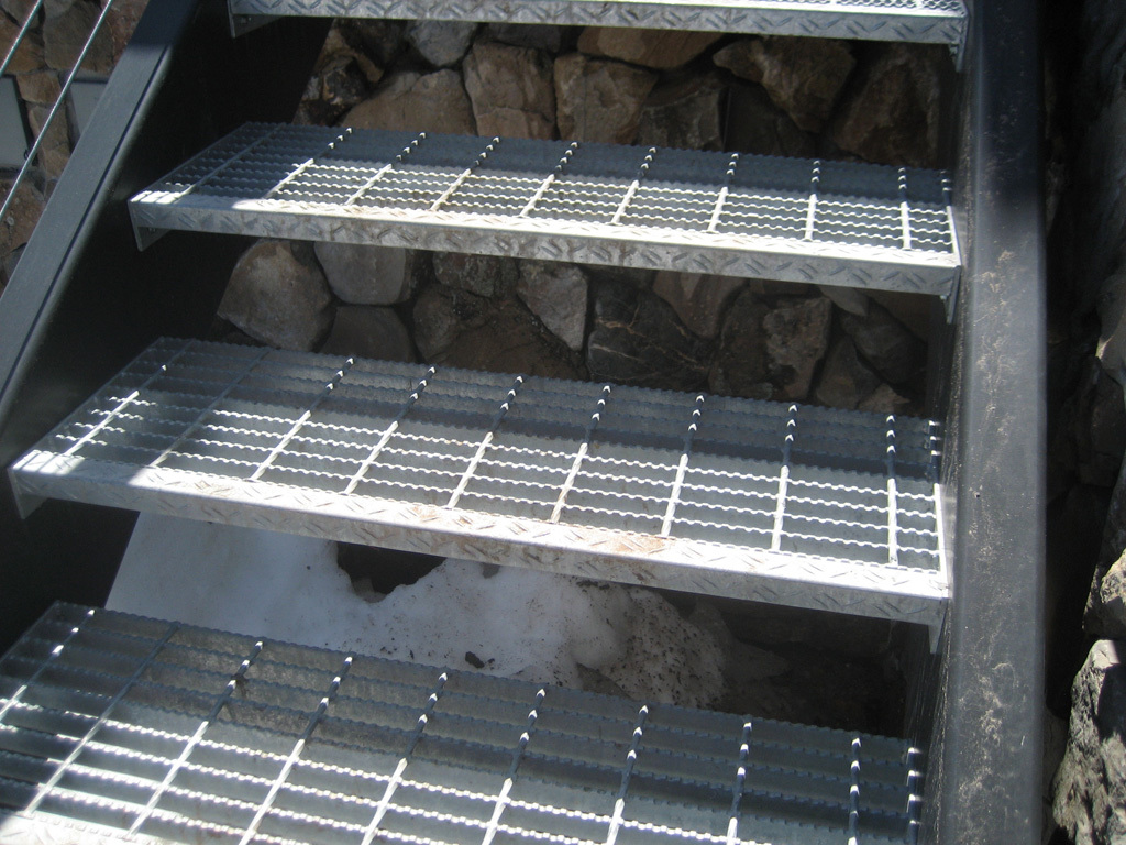 Galvanized Steel Bar Grating for Manhole Cover, Stair Tread, Floor Drainage Cover