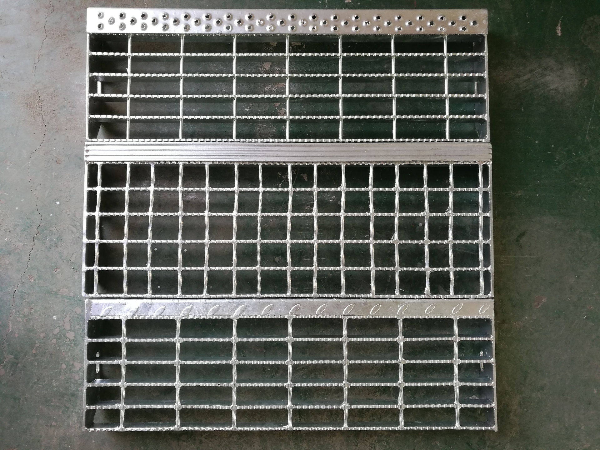 Galvanized Steel Bar Grating for Manhole Cover, Stair Tread, Floor Drainage Cover