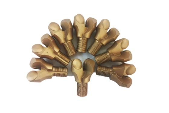 What should be paid special attention to the regular maintenance of grooved drill pipes?