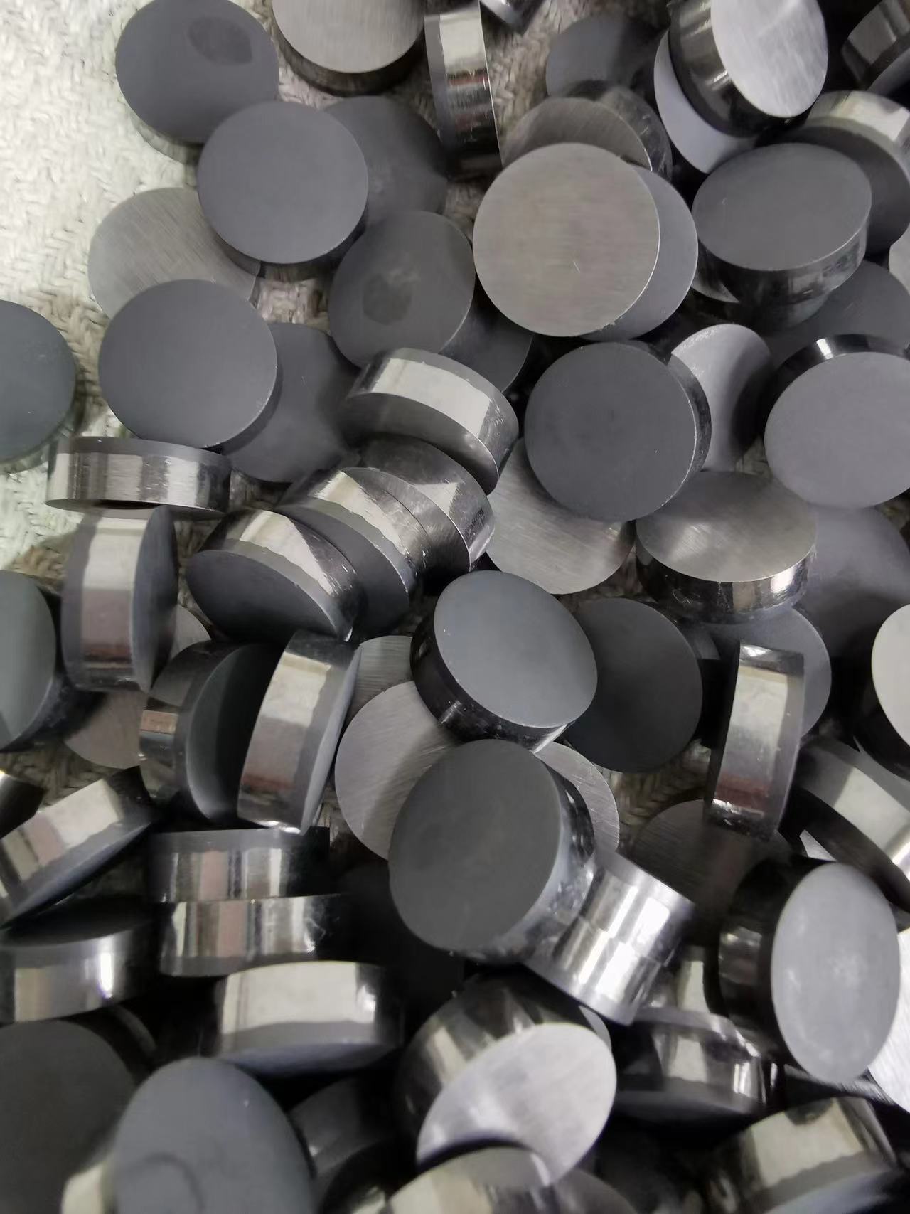 Factory 1304 Flat PDC Cutters well drill bit diamond inserts