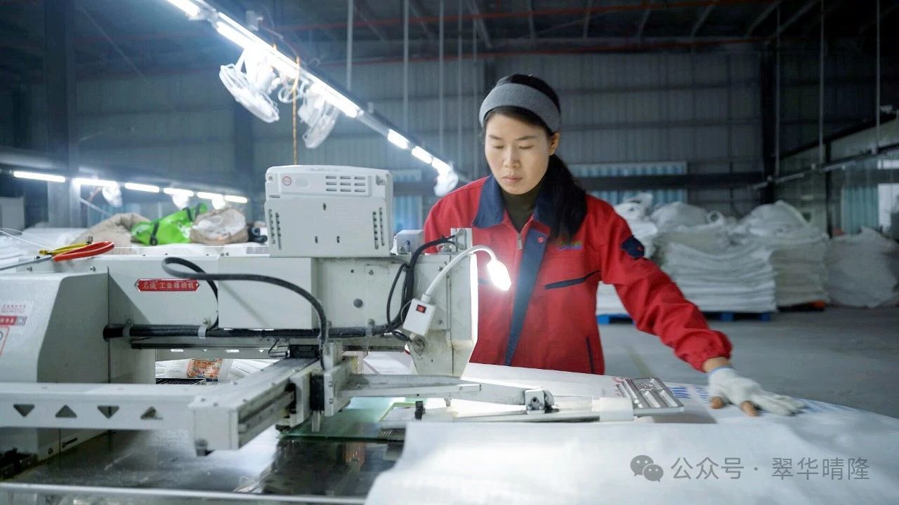 晴隆：企業(yè)訂單足 人社促生產(chǎn)