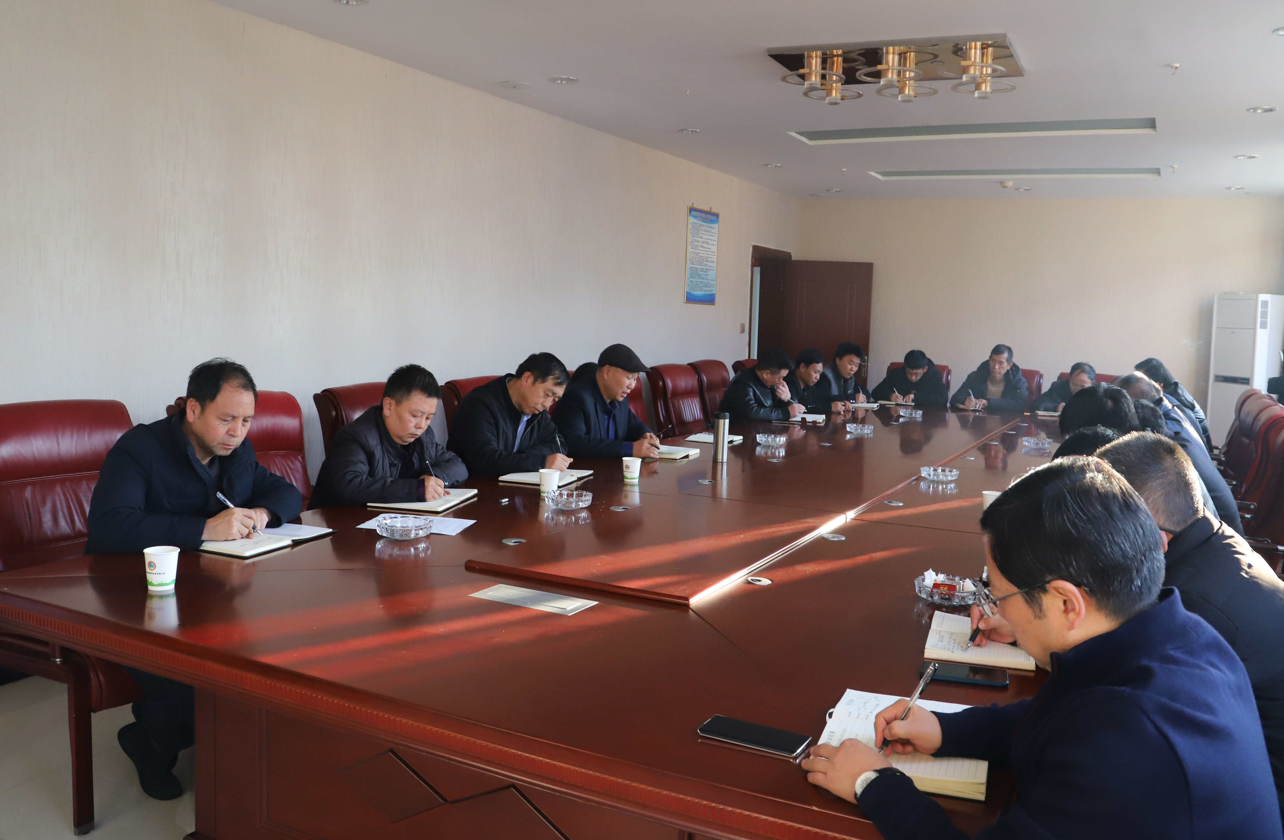 The company promptly conveys the spirit of the safety meeting in Liupanshui City