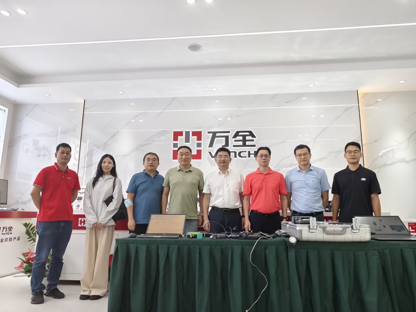 El Departamento de Investigación de la Universidad Politécnica de Shenzhen dirigió un equipo para visitar Shenzhen Vanch Intelligent Technology Co., Ltd.