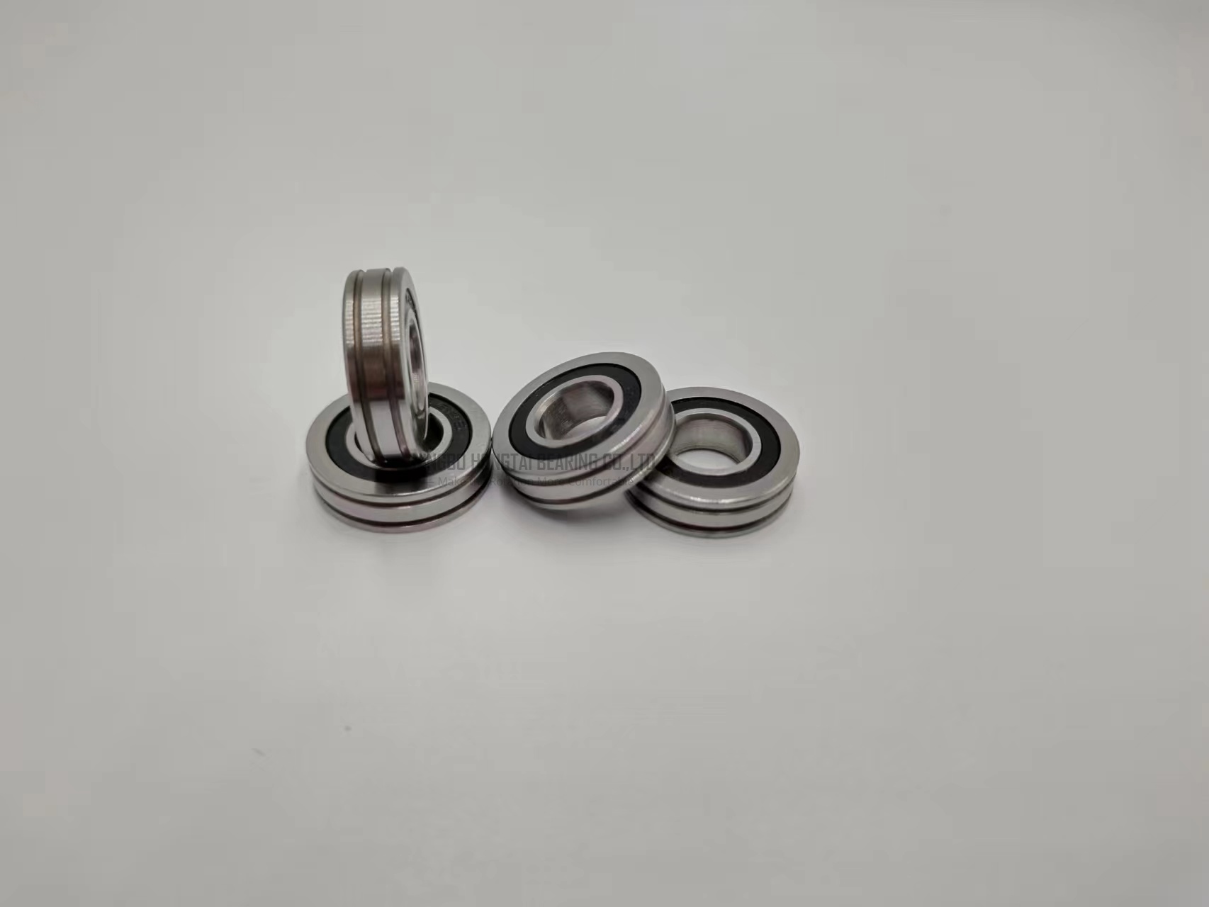 688-2RS EMQ Deep Groove Ball Bearing 8x18x5mm Outer ring with double grooves