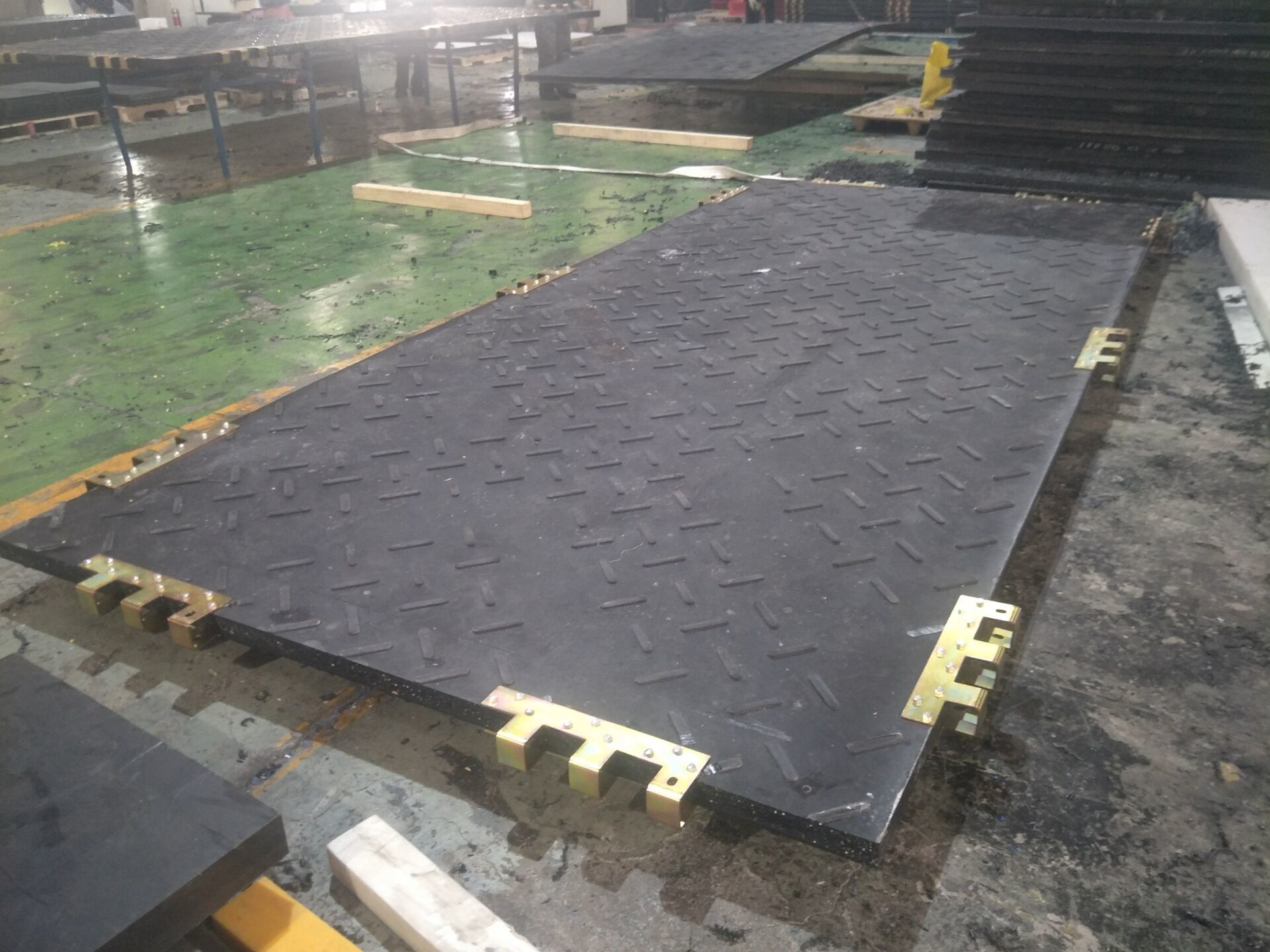 Heavy Duty Roadway Panels for Temporary Access and Ground Protection