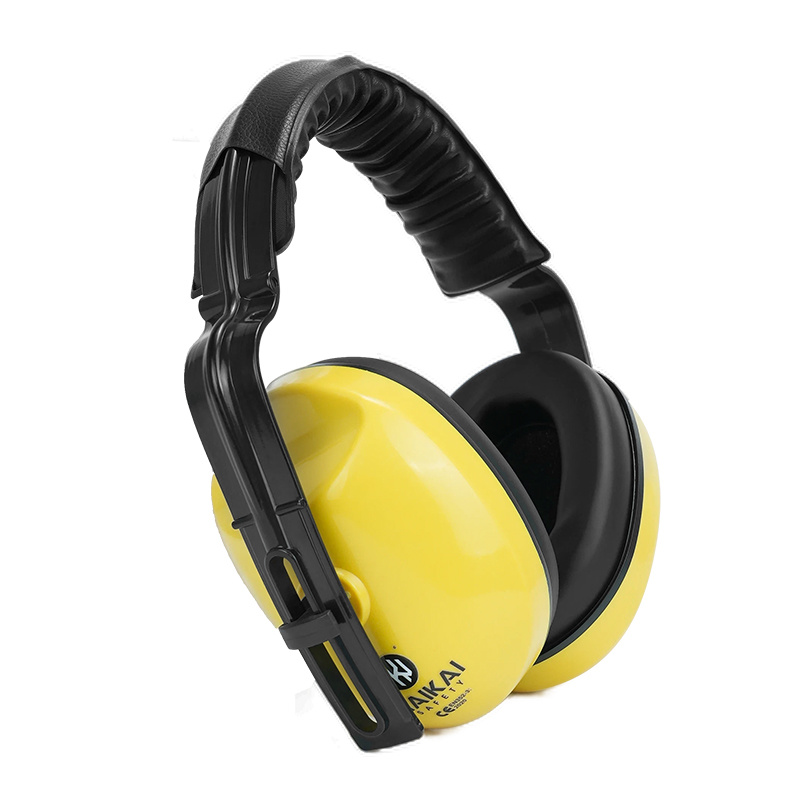 Essential Ear Defenders for Lawn Mowing: Protecting Your Hearing While You Work