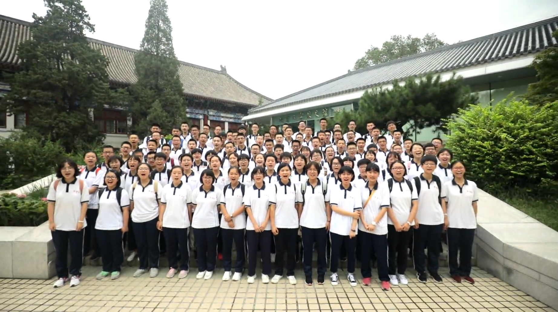 精英中学高三学子到清华北大游学