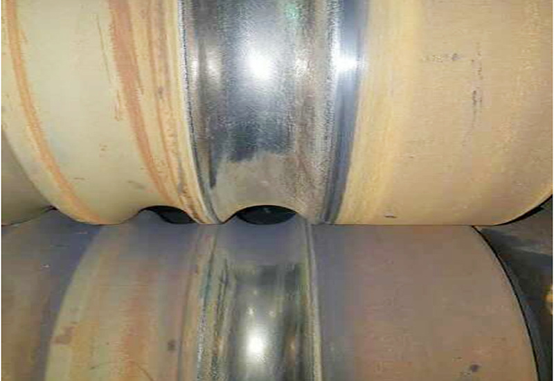 Heat-resistant crack high-speed steel roll