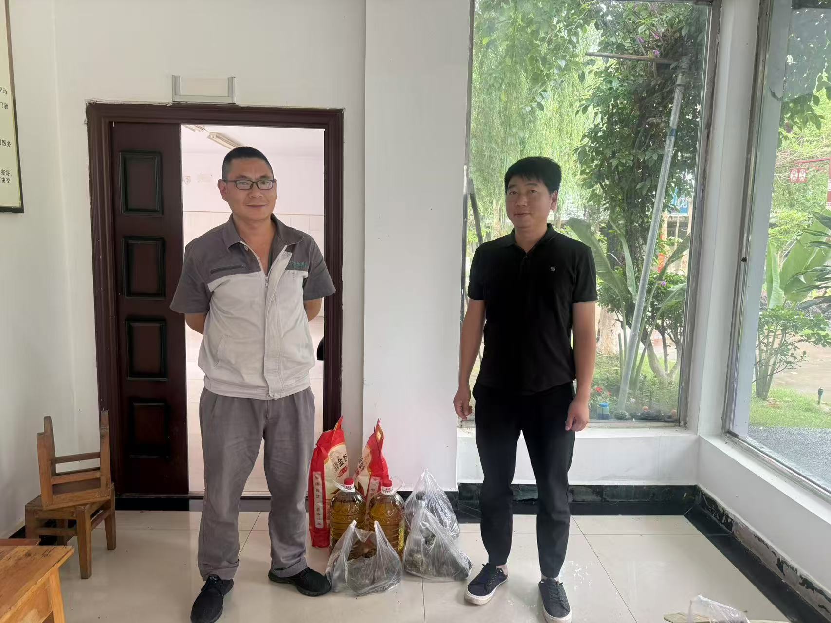 端午節(jié)對鎮(zhèn)沅縣污水處理廠節(jié)日慰問