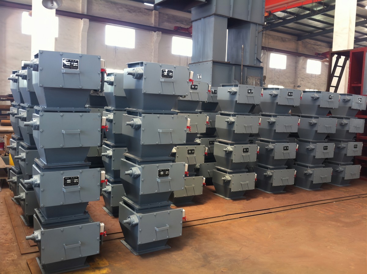 Double-layer pneumatic (electric) flap valve