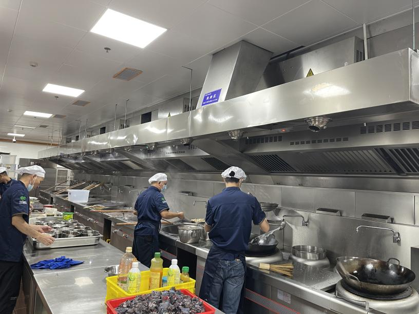 酒店及餐饮业厨房油烟净化器设备在选用时应考虑的问题