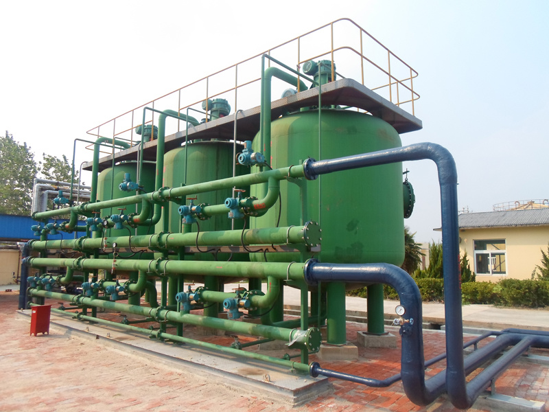 Oil-bearing sewage filter skid