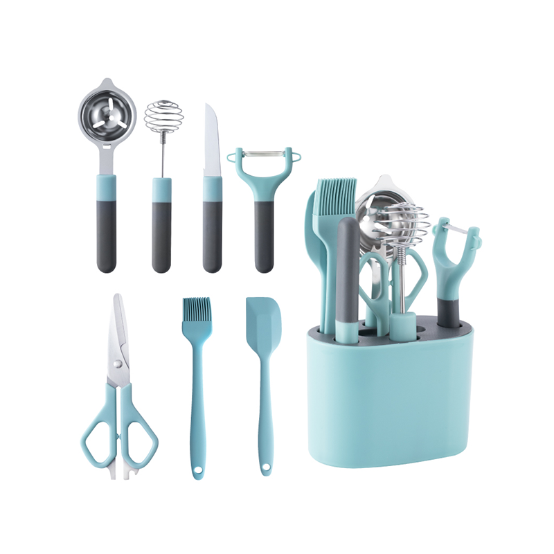 8-piece set of kitchen miscellaneous items