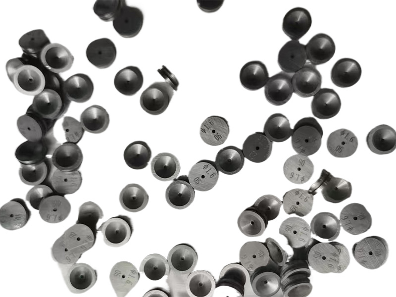 Equipment, auto spraying nozzles
