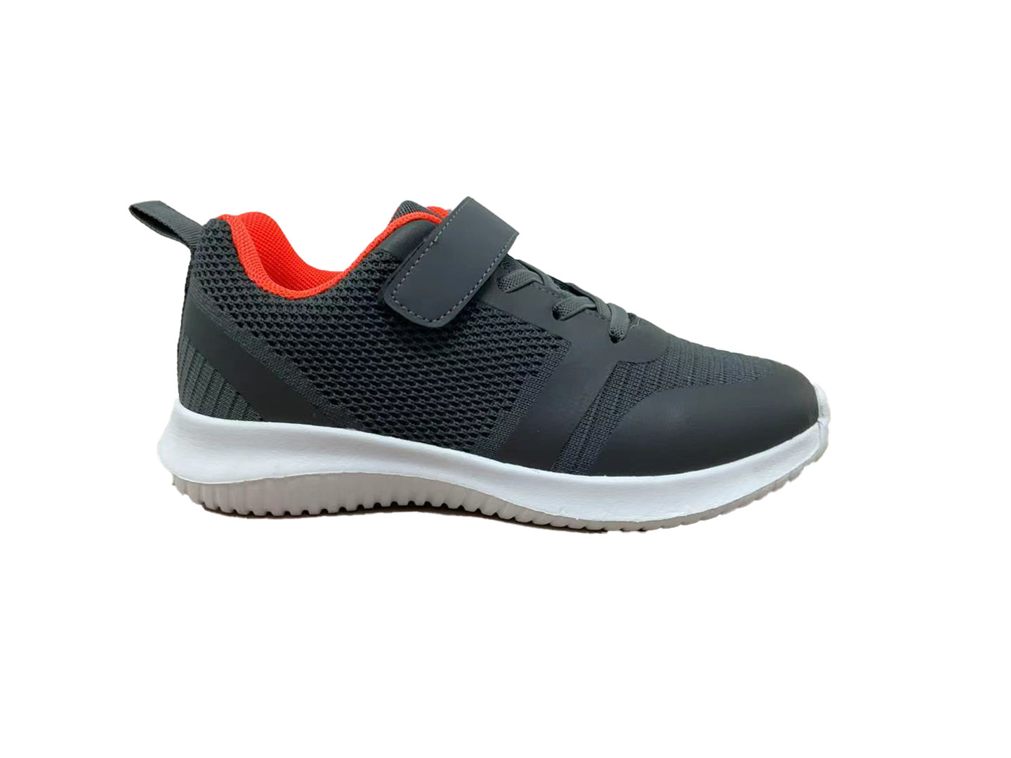 Children sports shoes