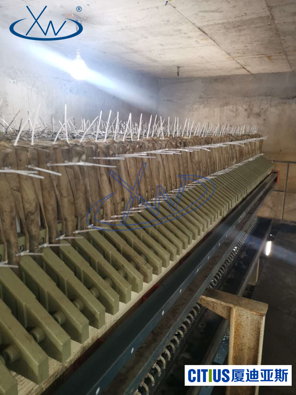 Filter cloth for filter press, plate and frame filter press, wastewater treatment in dyeing industry