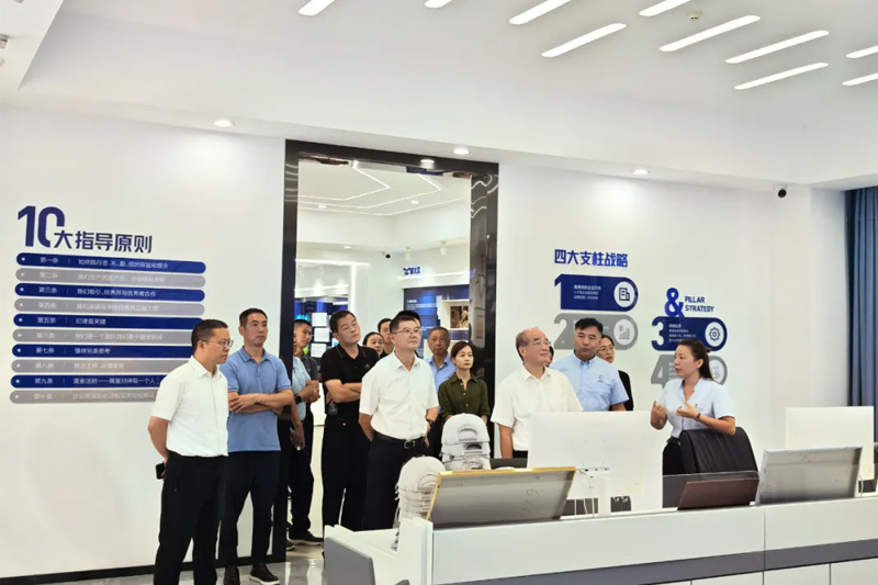 A delegation from the Liyang CPPCC visited and exchanged ideas with Liujing Technology Group.