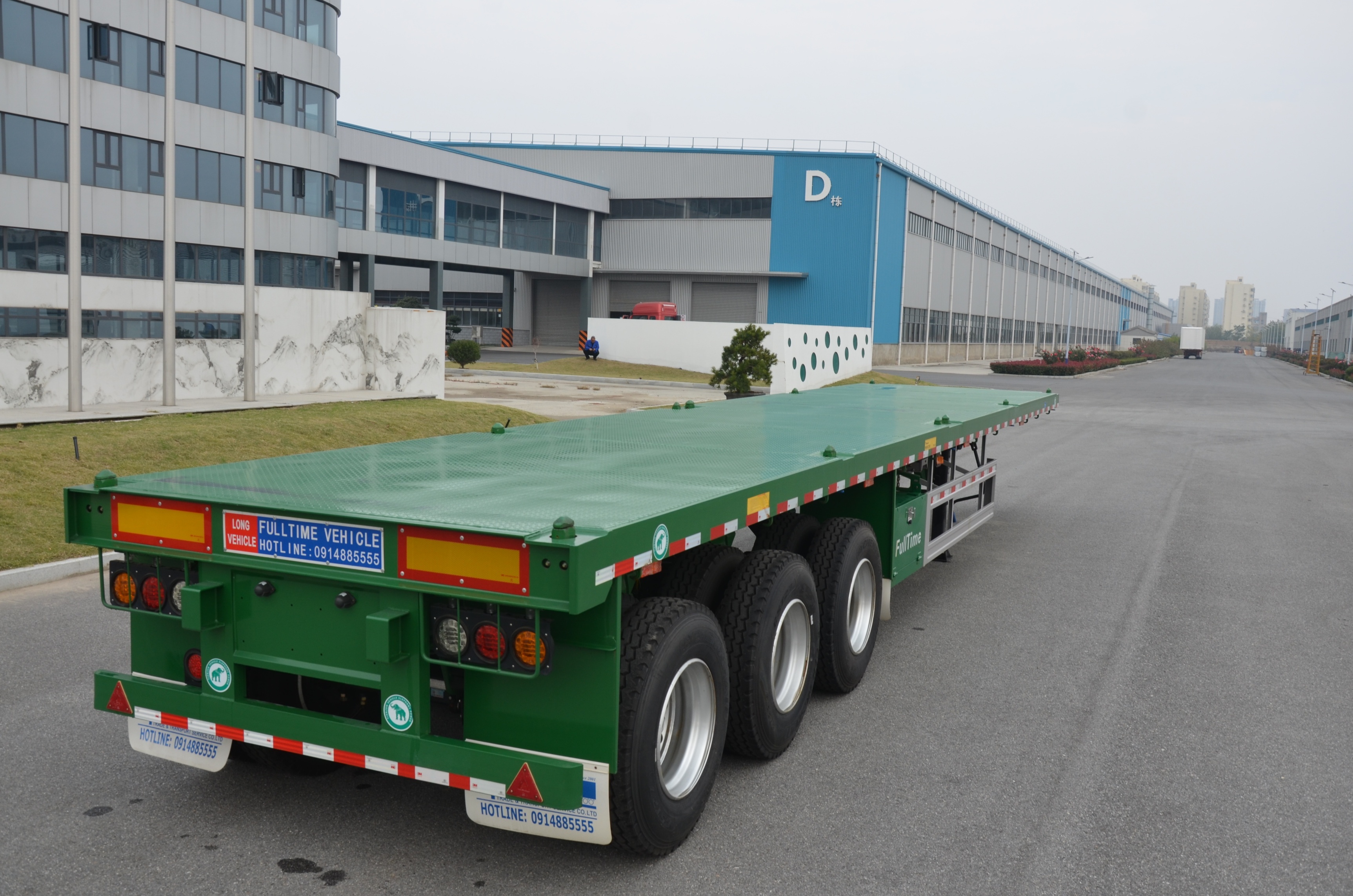 12 Container Locks 3-Axle Semi Trailer