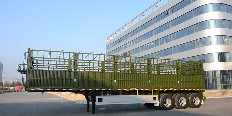12.4M 3-Axle Stake Semi Trailer