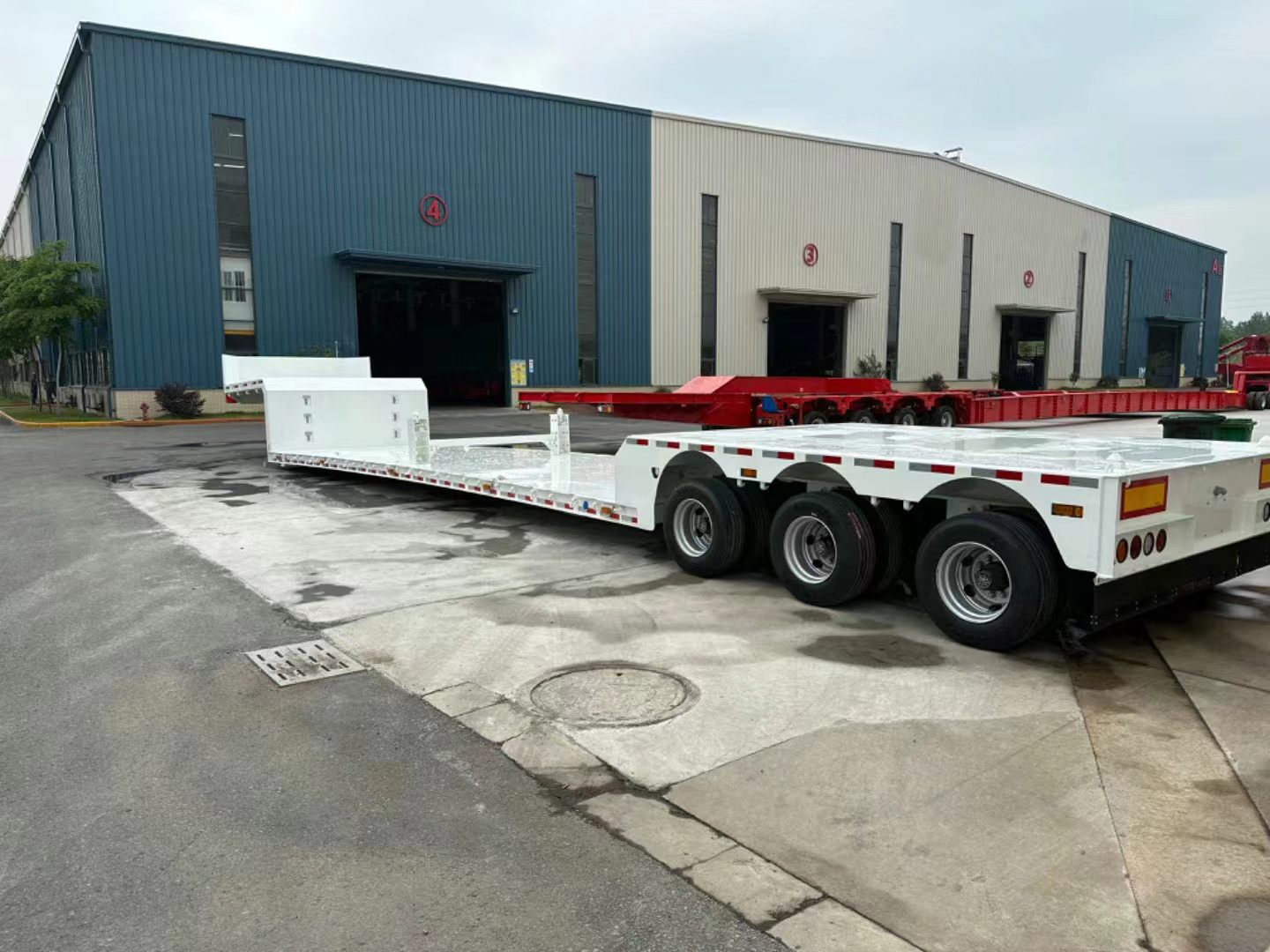 17.8M 3-Axle 10.5M Long Cargo Platform Semi Trailer