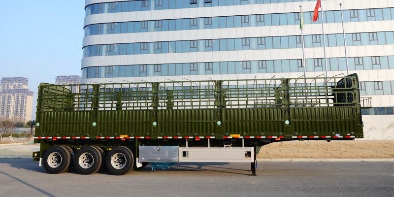 12.4M 3-Axle Stake Semi Trailer