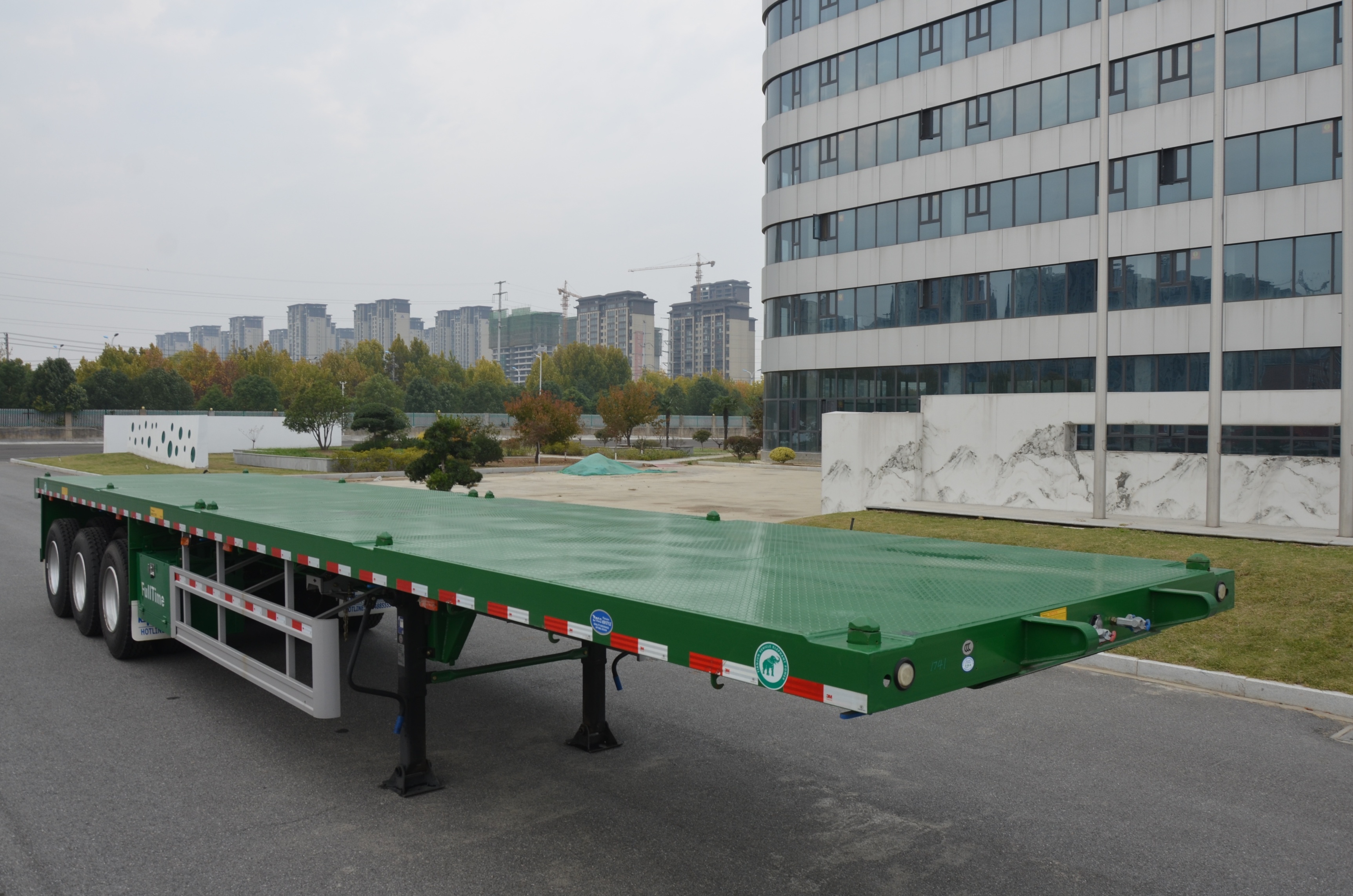 12 Container Locks 3-Axle Semi Trailer